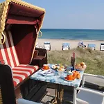 Schwalbennest-exklusiv-eigener Strandzugang-wellenrauschen Apartamento