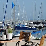 Lägenhet Schwalbennest-exklusiv-eigener Strandzugang-wellenrauschen Ostseebad Kühlungsborn
