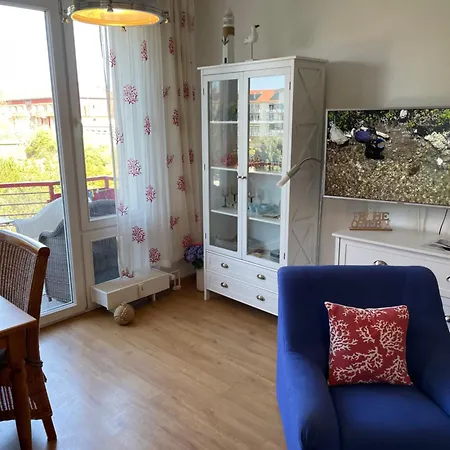 Schwalbennest-exklusiv-eigener Strandzugang-wellenrauschen アパート