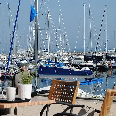 Apartamento Schwalbennest-exklusiv-eigener Strandzugang-wellenrauschen Ostseebad Kühlungsborn