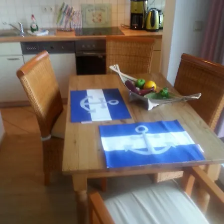 Apartment Schwalbennest-exklusiv-eigener Strandzugang-wellenrauschen Kuehlungsborn
