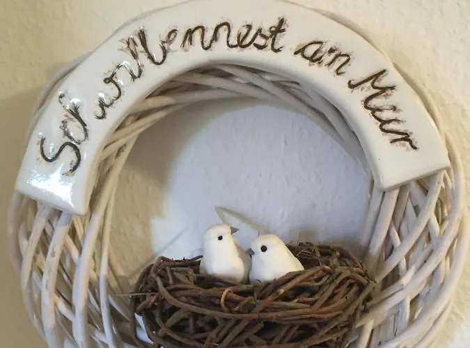 Schwalbennest-exklusiv-eigener Strandzugang-wellenrauschen דירה