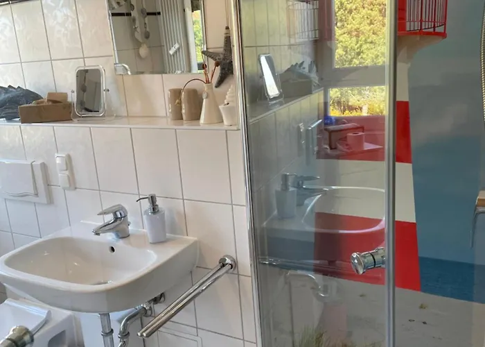 Schwalbennest-exklusiv-eigener Strandzugang-wellenrauschen Apartment *