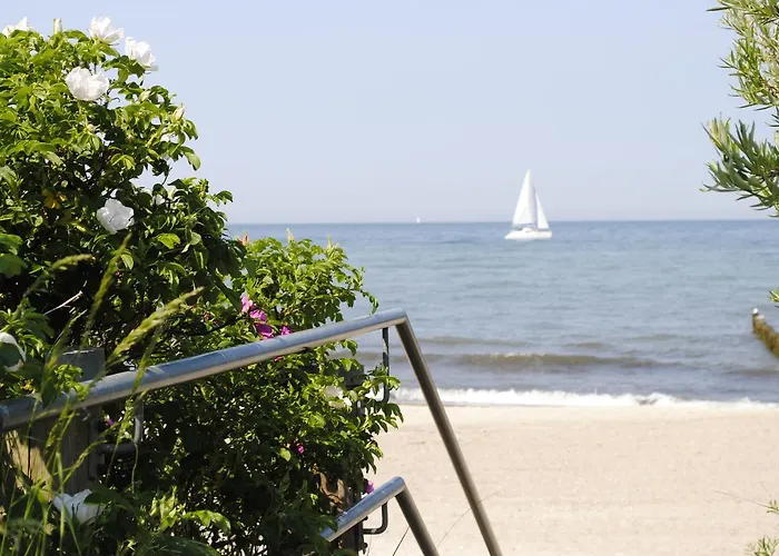 Schwalbennest-exklusiv-eigener Strandzugang-wellenrauschen